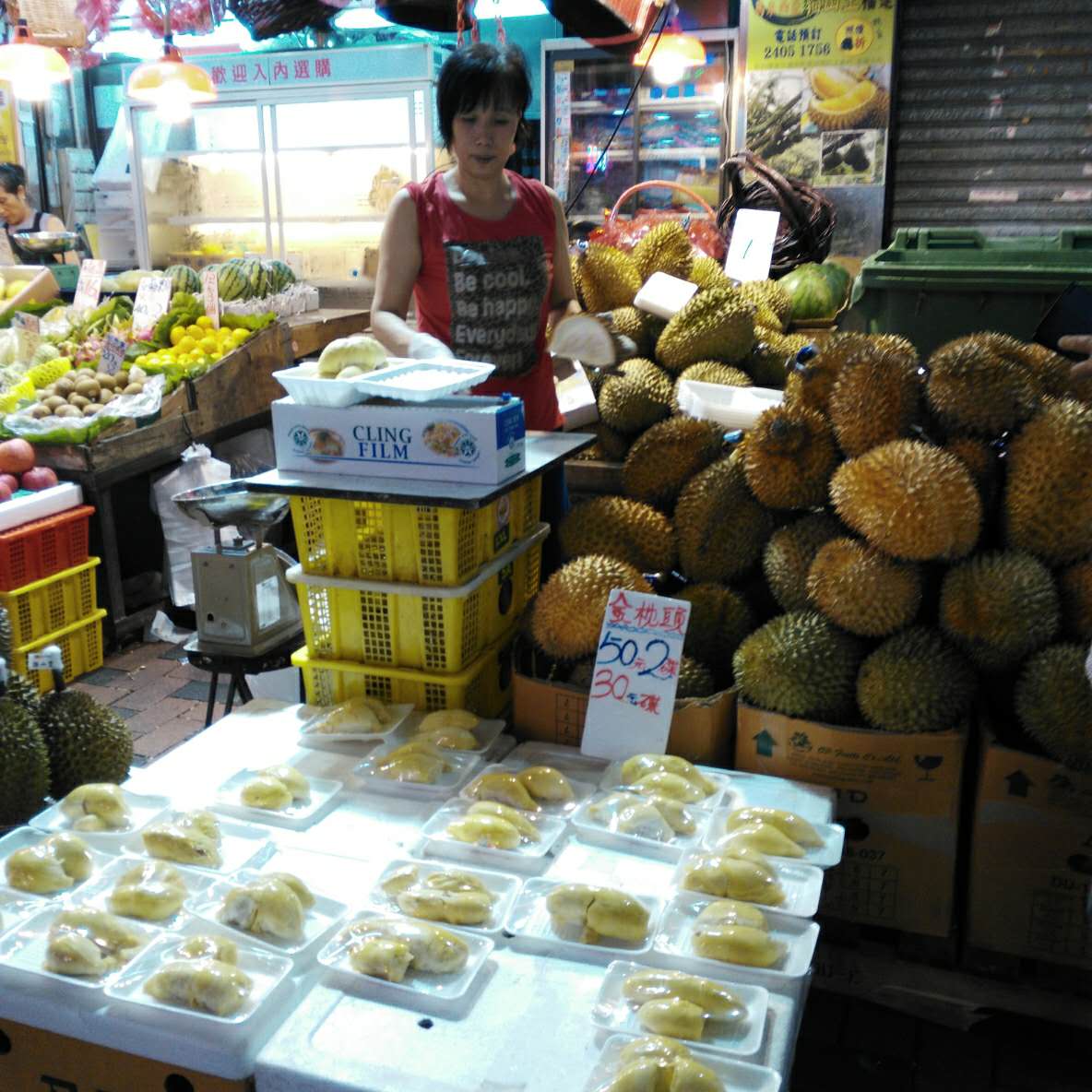 半个小时深圳去香港，就去还没被代购占领的荃湾，尽情吃吃买买