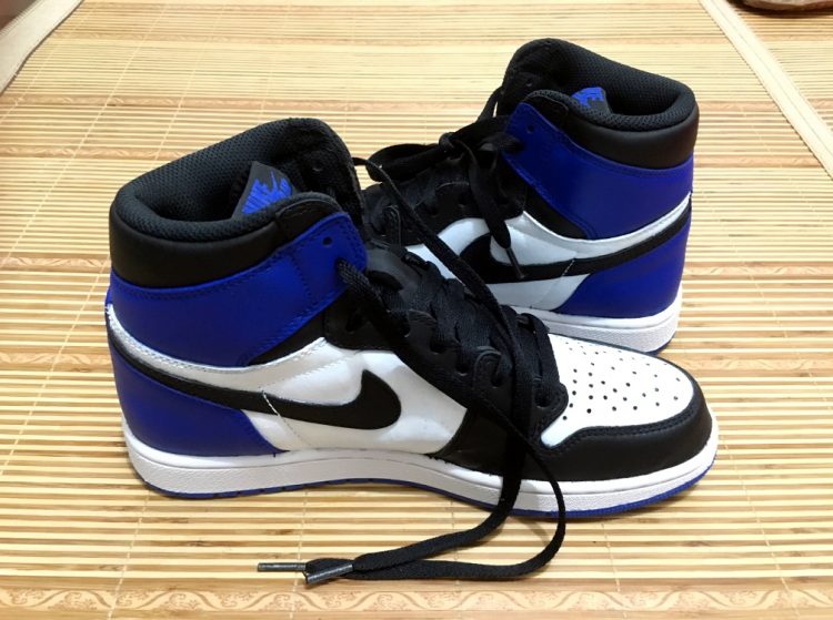 aj1禁穿黑红樱木,aj1倒钩藤原浩低帮真假