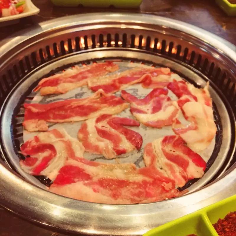 宜宾东街二楼烤肉店在哪里,宜宾半岛大院附近的烤肉店