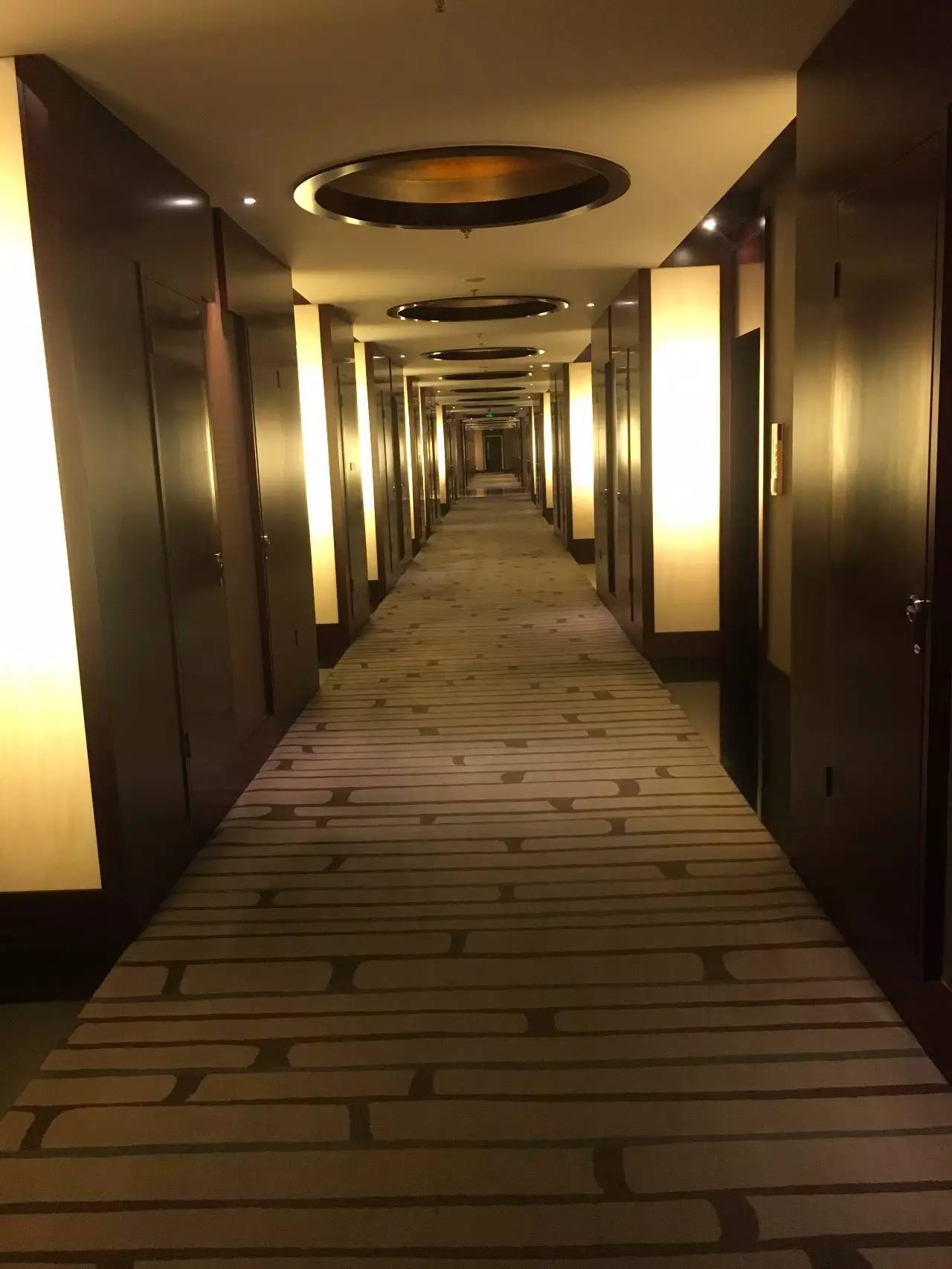 离首都机场近又有地铁站的酒店,首都机场国际航站楼附近宾馆