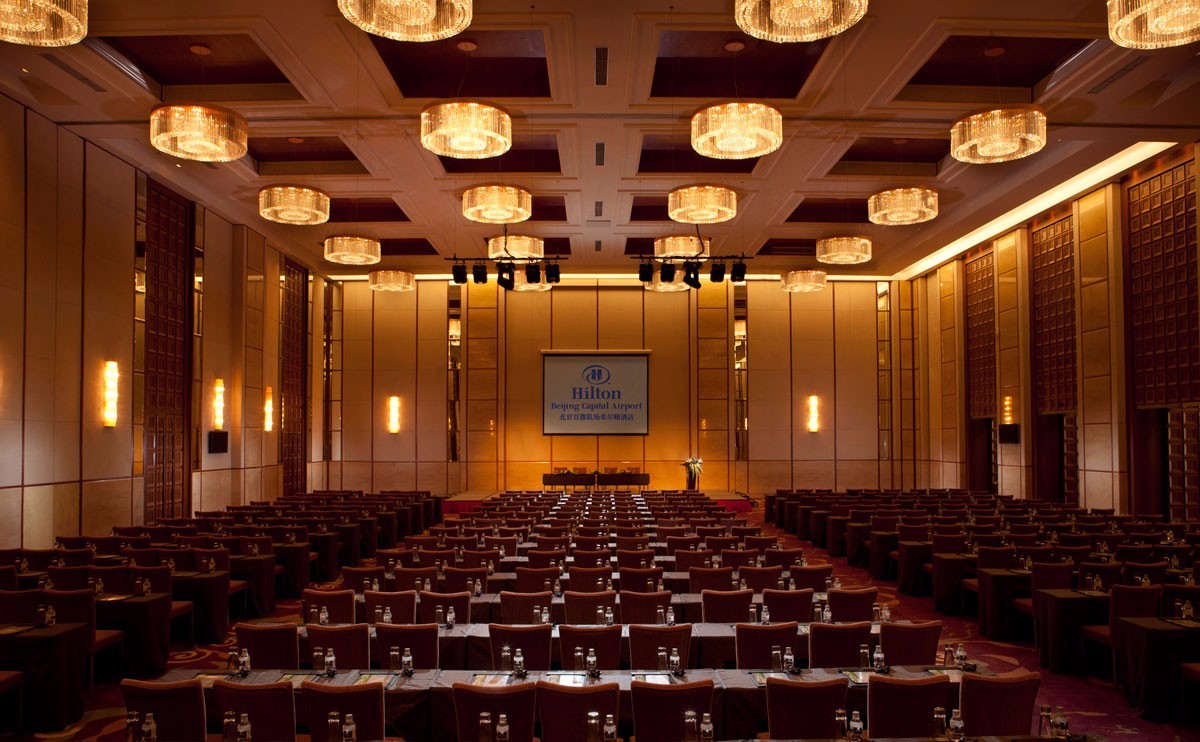 离首都机场近又有地铁站的酒店,首都机场国际航站楼附近宾馆