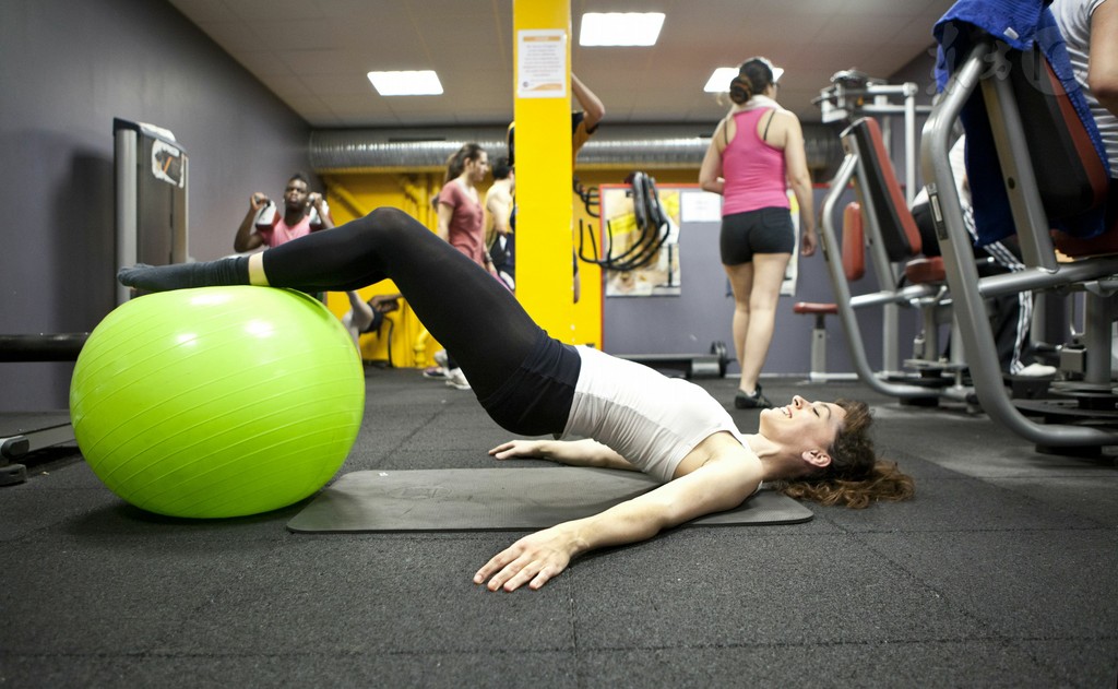 篮球联赛小说,篮球小说湖人打勇士主角替补出场