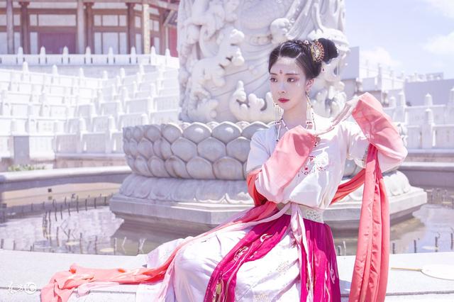 小说：他故意纠缠，她见招拆招，两人棋逢对手斗得酣畅淋漓