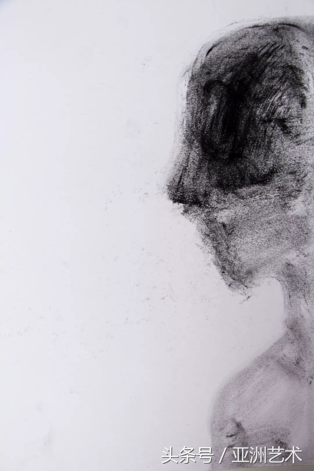 西南民族大学艺术学院优秀学生展—隔阂张智康个展研讨会