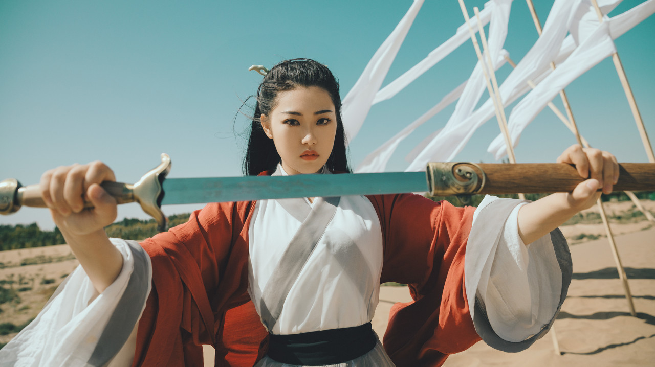 小说：男子丢了仙骨修炼困难，却被神秘力量相助冲破封印