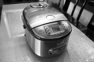 日本产电饭煲没电怎么维修,韩国原装进口电饭煲坏了怎么修