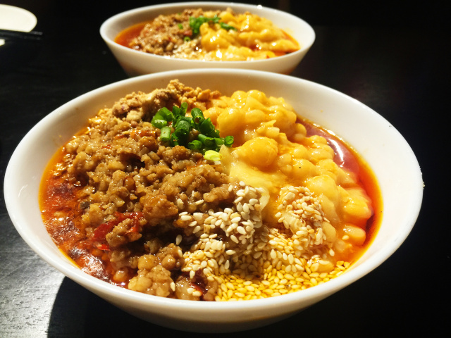 满大街牛肉面哪家最好,满街香重庆小面