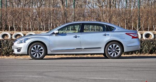 日产公爵王2015款旗舰,一代经典日产公爵王