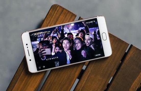 vivox7plus贴膜,vivox7plus贴膜是钢化膜吗