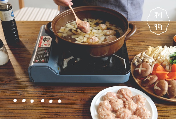 涓変笁涓や袱缇庨瑙嗛,鍙佷咯鐏攨椋熷爞鎶栭煶鍥㈣喘