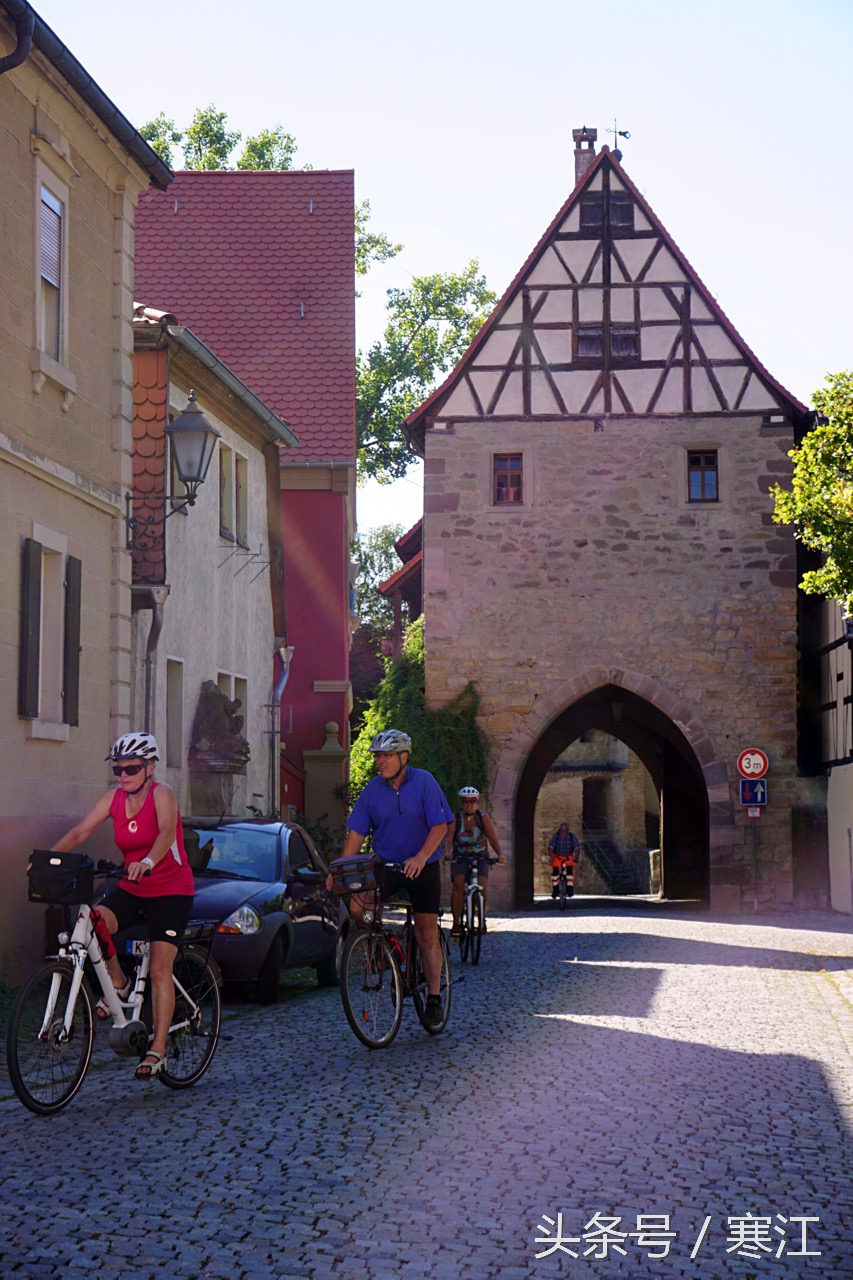 美丽的莱茵河东岸最著名的葡萄酒,法兰肯葡萄酒