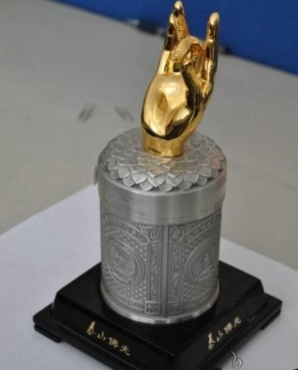 2万一条的香烟拿什么做的,2万一条的烟为什么这么贵