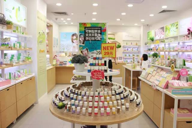 化妆品店销售技巧和话术,导购的技巧和方法