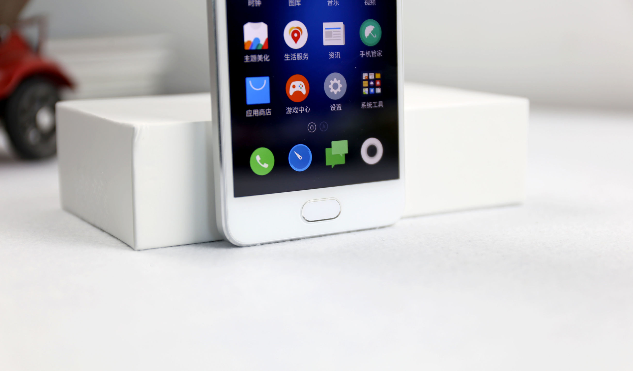 魅蓝U10高清图赏：5英寸双面玻璃，899元你怎么看？