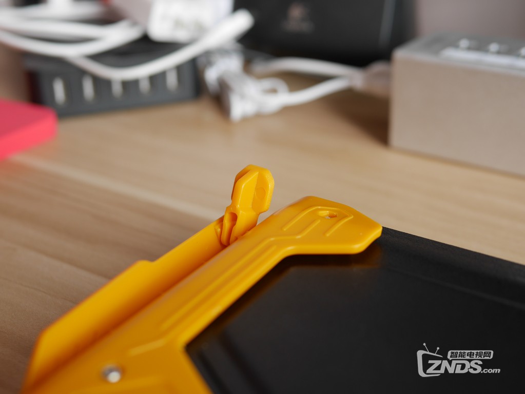 手感嘎嘣脆的佳隆达轴——贱驴619打滚87键青轴机械键盘体验