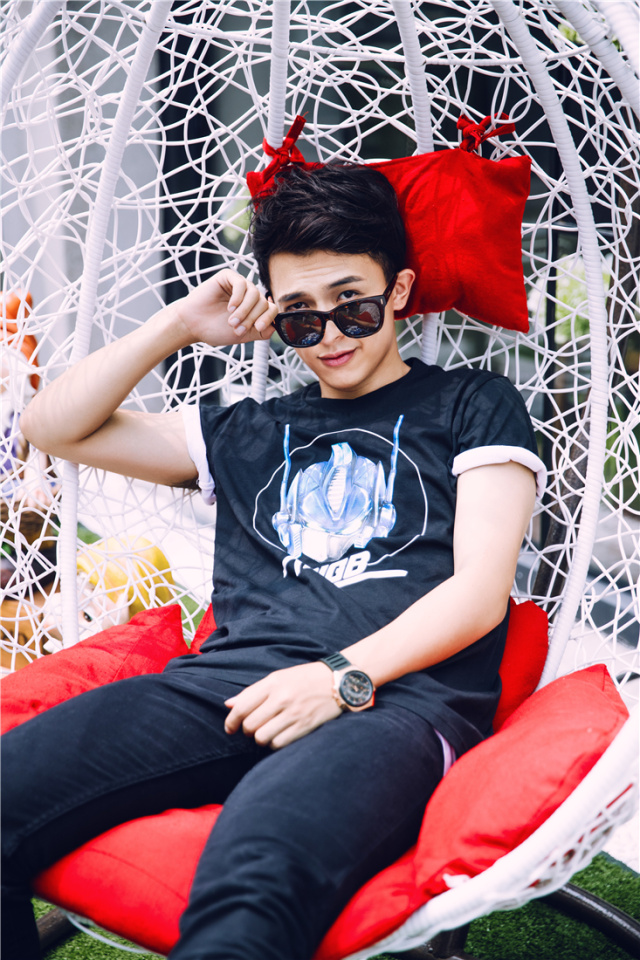 小鲜肉具备痞子劲儿？！看黄德毅如何玩转NPC。