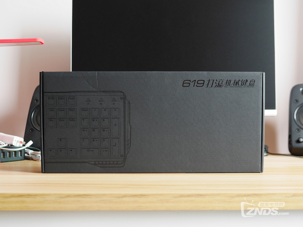 手感嘎嘣脆的佳隆达轴——贱驴619打滚87键青轴机械键盘体验