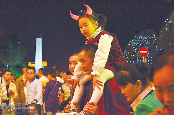 大美羌城沙朗篝火晚会点亮北川城市夜游汇