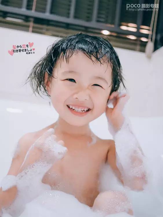 每个妈妈都是孩子的专属摄影师,每个妈妈都是孩子的摄影师