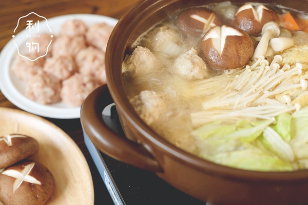 涓変笁涓や袱缇庨瑙嗛,鍙佷咯鐏攨椋熷爞鎶栭煶鍥㈣喘