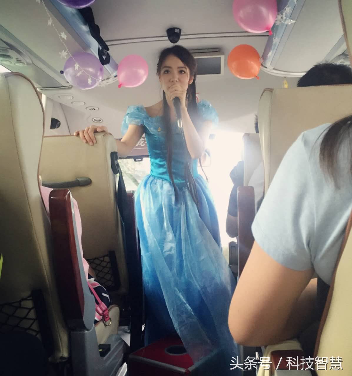 小猪巴士视频,小猪巴士车