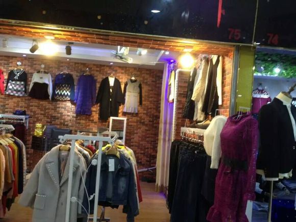 记录农村女孩出来打工的十年,记录创业女人的真实生活