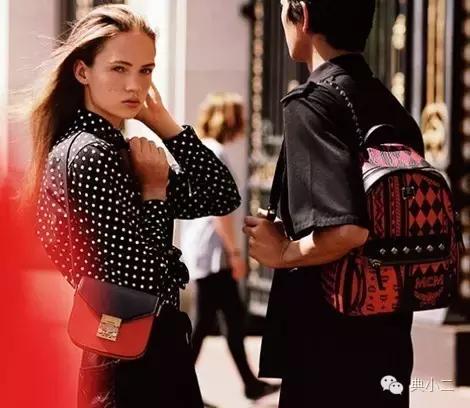 实用折叠双肩包,实用休闲多功能轻巧的双肩包