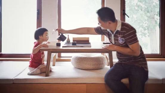 放慢脚步，带孩子住一晚农庄，骑一会儿马