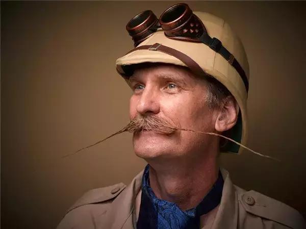 胡须艺术|看风骚大叔们胡须造型的狂欢