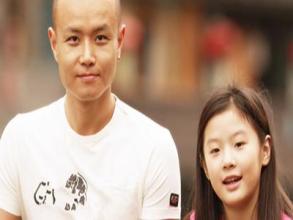 蛋碎之后出版了《淡淡》，乐嘉蜕变成一位“最勇敢爸爸”