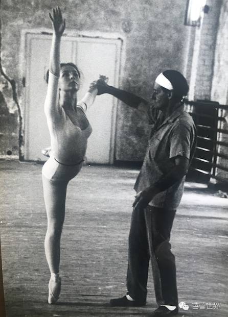 伊芙琳舞者图,伊芙琳跳舞