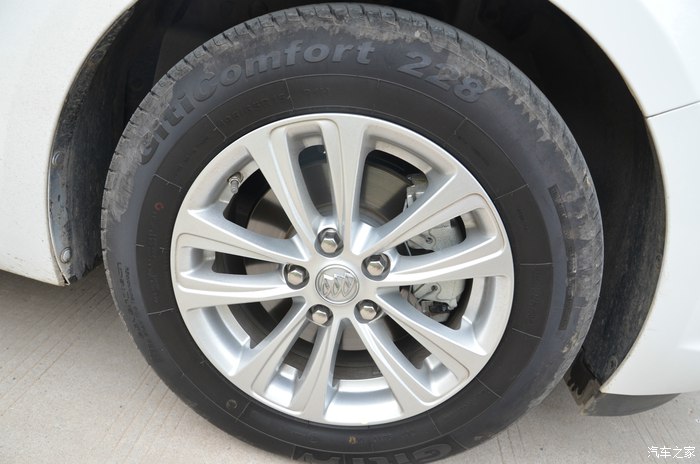 2016款英朗自动精英版,16年别克英朗手动进取型优缺点