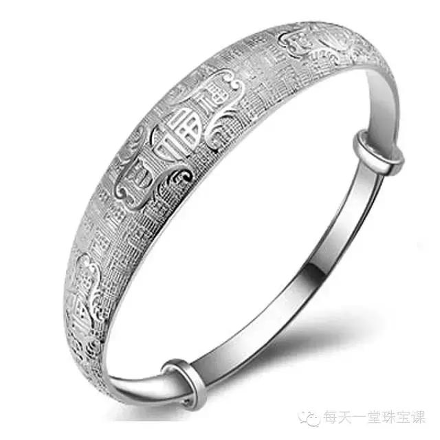 跟风买手串不如戴个手镯，既显气质又百搭！关键寓意好！