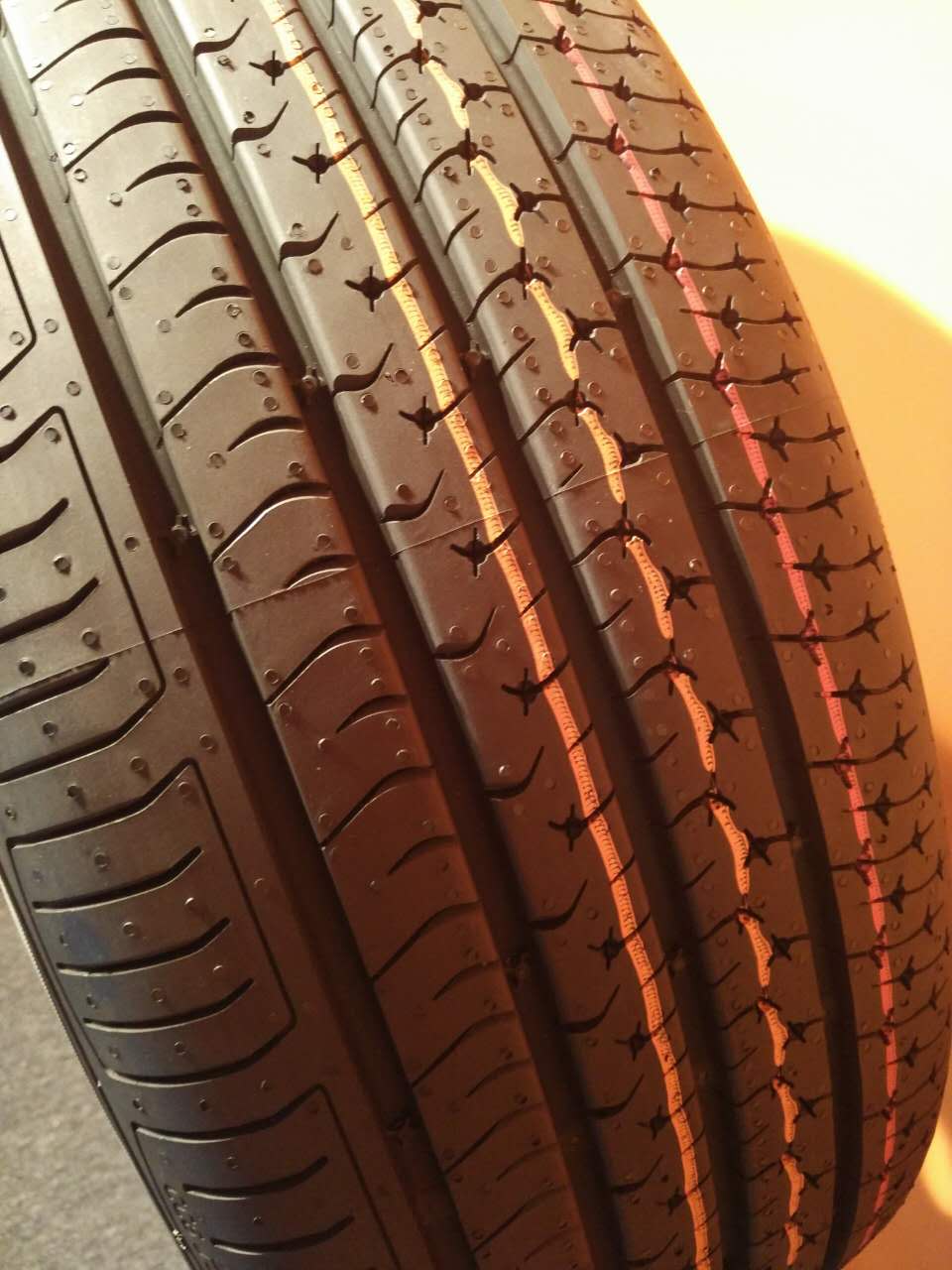 把音乐和钻石镶嵌到轮胎上，马牌到底想干嘛？