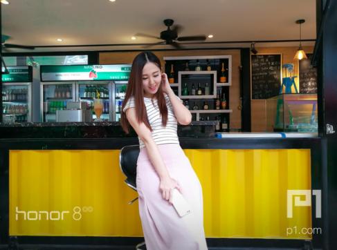 火热街拍来袭行走街头的随性时尚,街拍最时尚的人时刻走在潮流前线