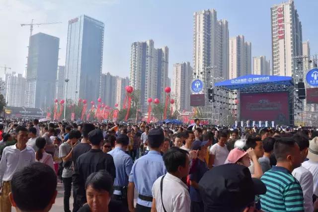 王健林万达成为世界性大品牌,王健林说万达开五十个商业中心