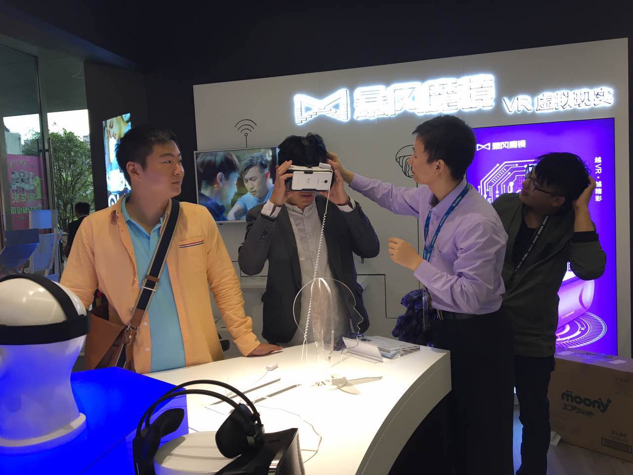 苏宁云门店新零售,苏宁易购零售云突破10000店