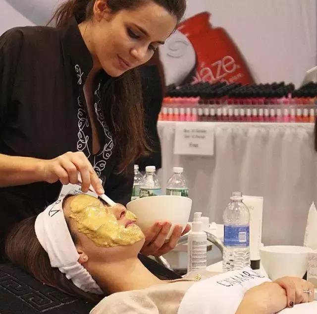 这些面膜千万别用,那些奇特的面膜