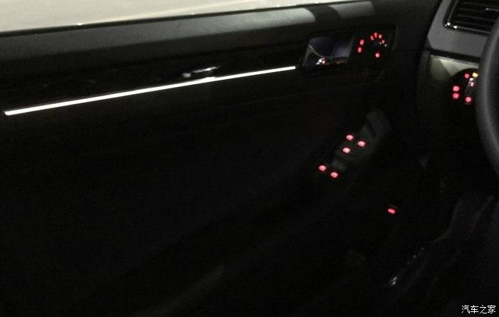 速腾大气稳重,速腾25周年纪念版