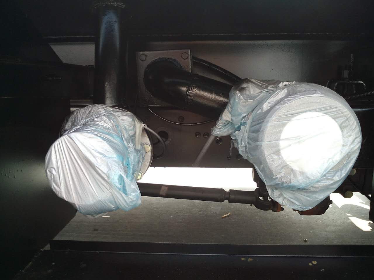 推荐怎样正确的选购油罐车,教你挑选小型油罐车价目表