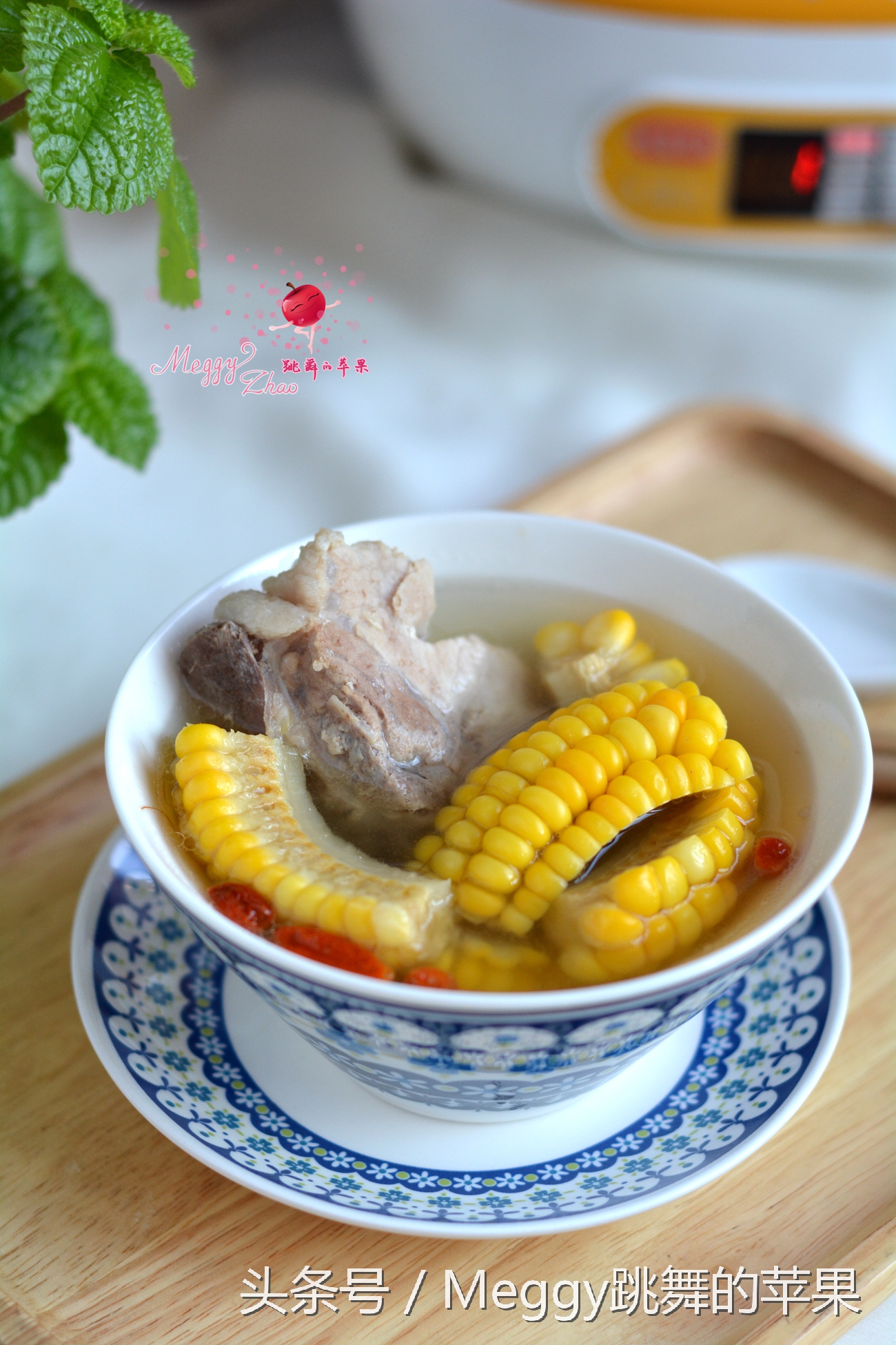 排骨汤里加蔬之鲜,排骨汤这样做全家人爱喝