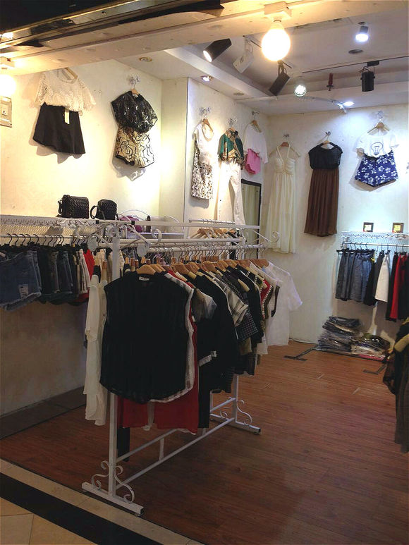 记录农村女孩出来打工的十年,记录创业女人的真实生活