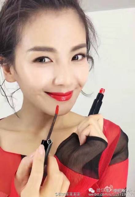 到底娱记的朋友圈流行什么口红？明星身边人的时尚密码