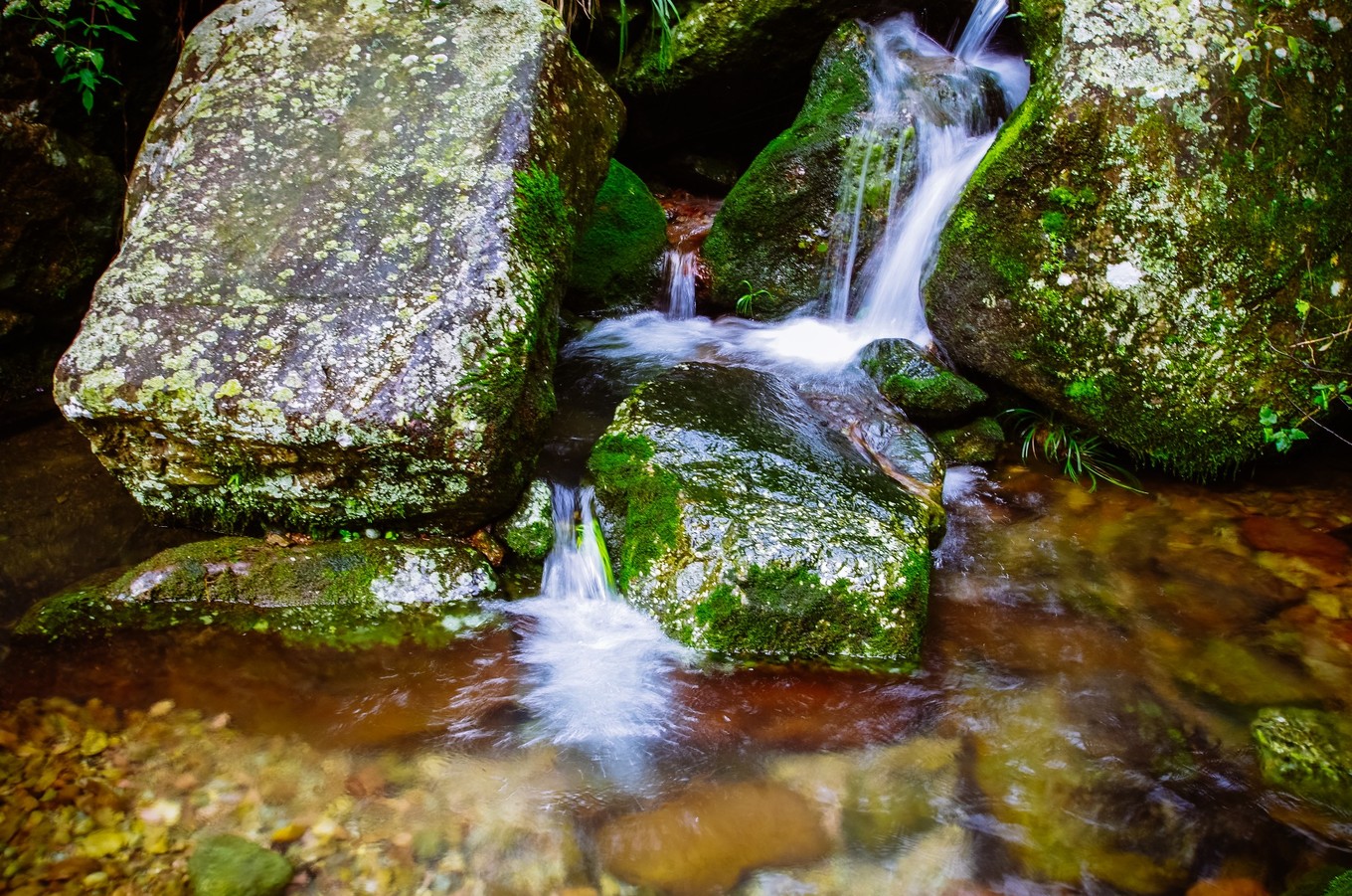 香格里拉公盂岩,江南香格里拉公盂村
