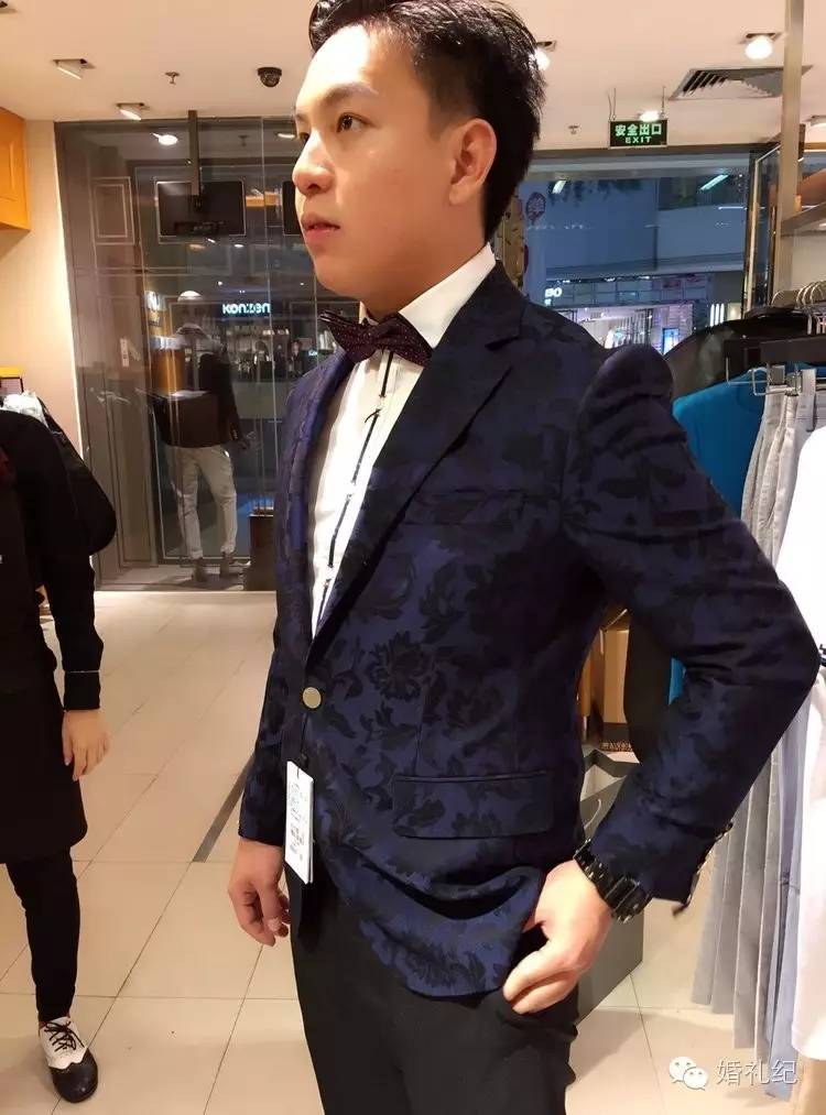 酒红色婚礼西服,婚礼酒红色西服