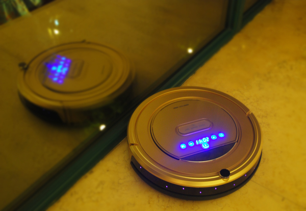 扫地机器人对比手持扫地机,手推式扫地机与智能扫地机器人