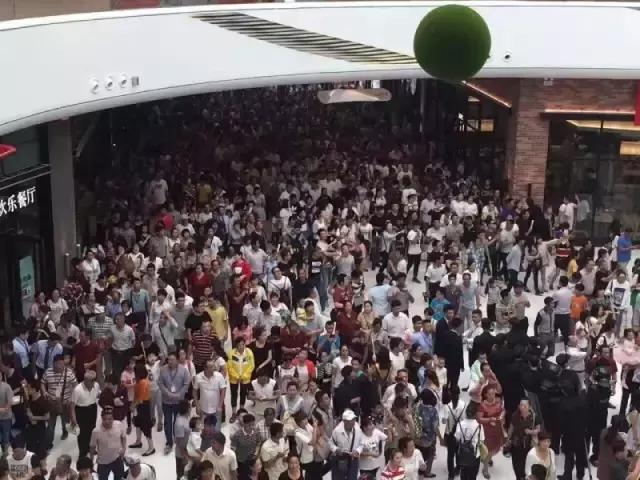 王健林万达成为世界性大品牌,王健林说万达开五十个商业中心