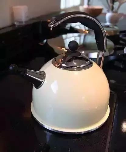 别被可乐骗了，老婆拿它这么用，家里干净卫生，实用又省钱！