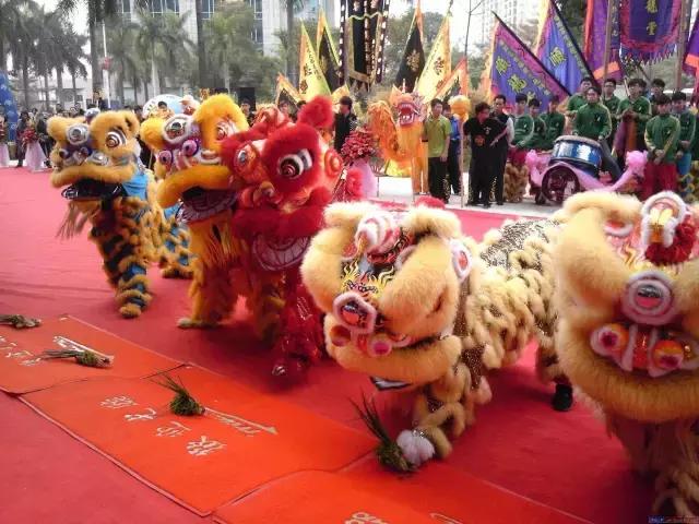 广东醒狮精彩表演,广东醒狮表演2022