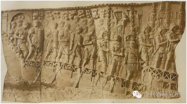 竟然有奶头和肚脐！源自古希腊的肌肉甲